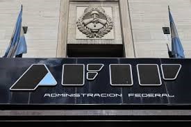 La AFIP recibió datos de unas 145.000 cuentas de argentinos en EEUU: controles para el blanqueo y detalles del intercambio