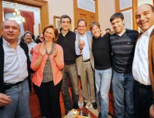 El FpV celebró el triunfo en Tucumán